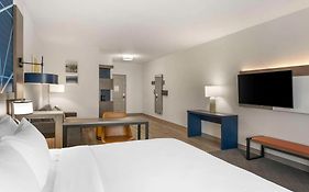 Comfort Suites Elgin Northwest